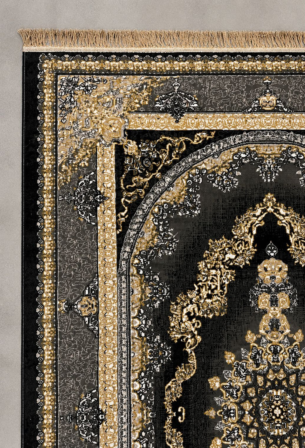 The Obsidian Gold Centerpiece